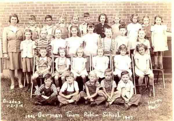picture of Germantown State Graded School, School Year 1946-1947, Grades 1-4; shared by John and Sharon (Brandenburg) Oellerich