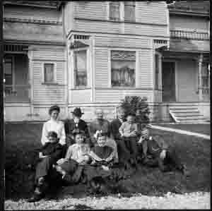 picture of the Schlaefer Family, c1910; shared by Dave Westenberger