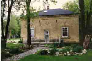 picture of the original Germantown Insurance Building in Dheinsville, rear view; 1999