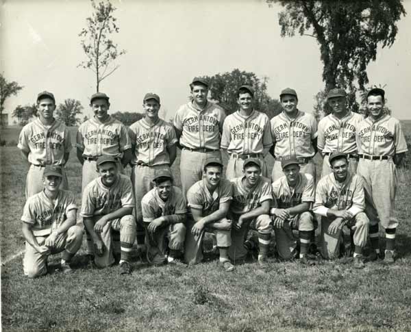 picture of Land O'Lakes Baseball Team; c: 1948